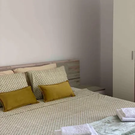 Spacious And Private 1 Bedroom * Подгорица