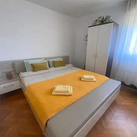 Апартаменты Spacious And Private 1 Bedroom
