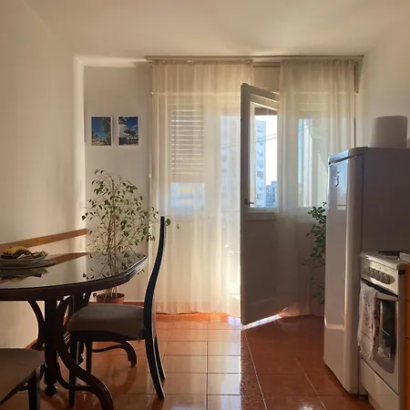 Апартаменты Spacious And Private 1 Bedroom